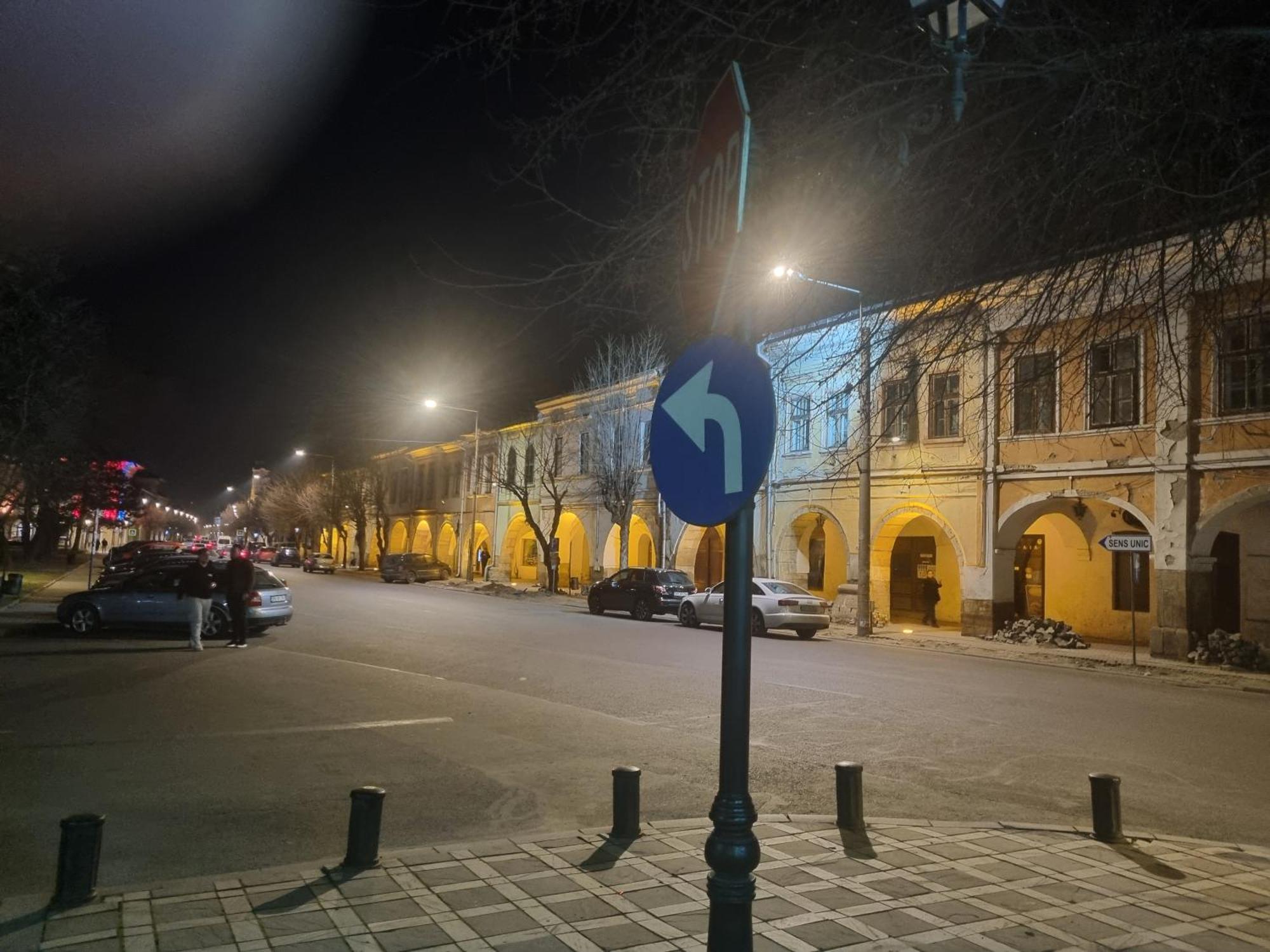 Ultracentral Garage Studio Bistrita  Luaran gambar