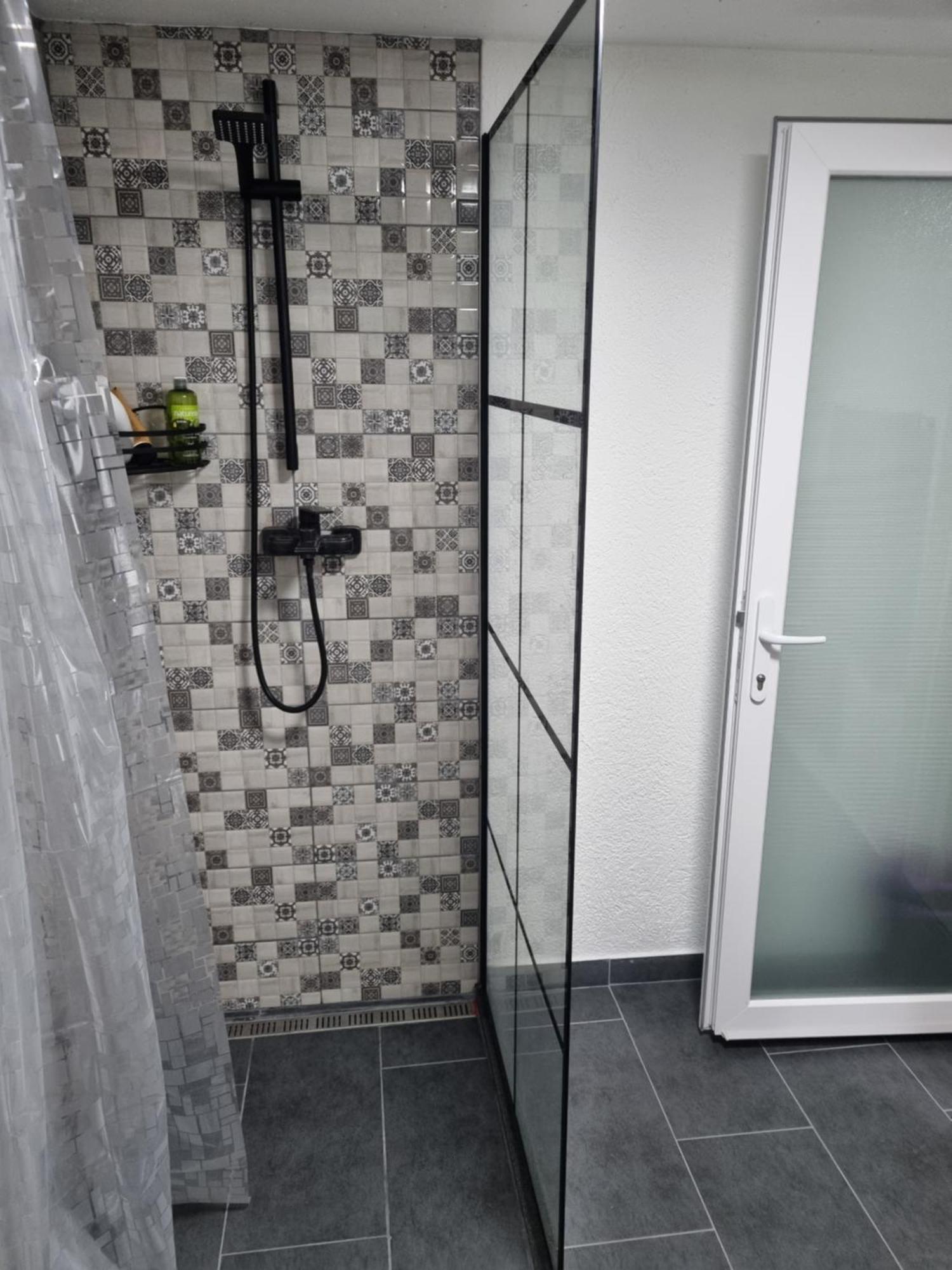Ultracentral Garage Studio Bistrita  Luaran gambar